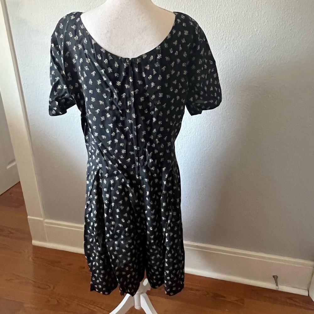 Bobbie B Designs Black Short Sleeve Romper with Small Cream Flowers w Tie - Picture 5 of 7